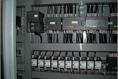 PLC控制柜维护保养的小方法
