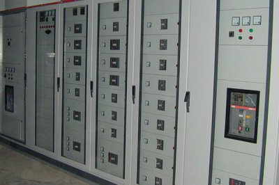 PLC控制柜厂家生产的设备一般有几部分