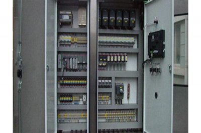 PLC控制柜厂家是如何生产和安装设备的