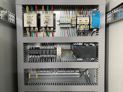 PLC控制柜 - 一种用于控制生产过程的高效系统